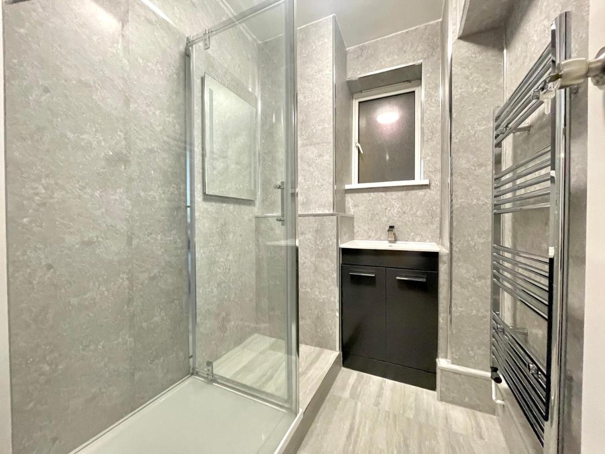 Fabulous 3 Bedroom Flat Sleeps 6 Londra Dış mekan fotoğraf